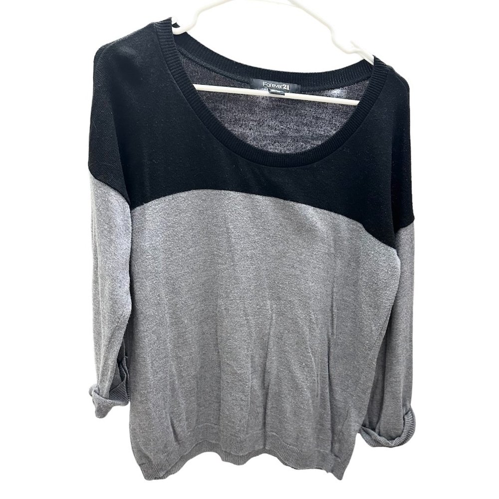 Forever 21 Women Two Tones Black/Grey Long Sleeves Sweater Size Medium Pre-owned